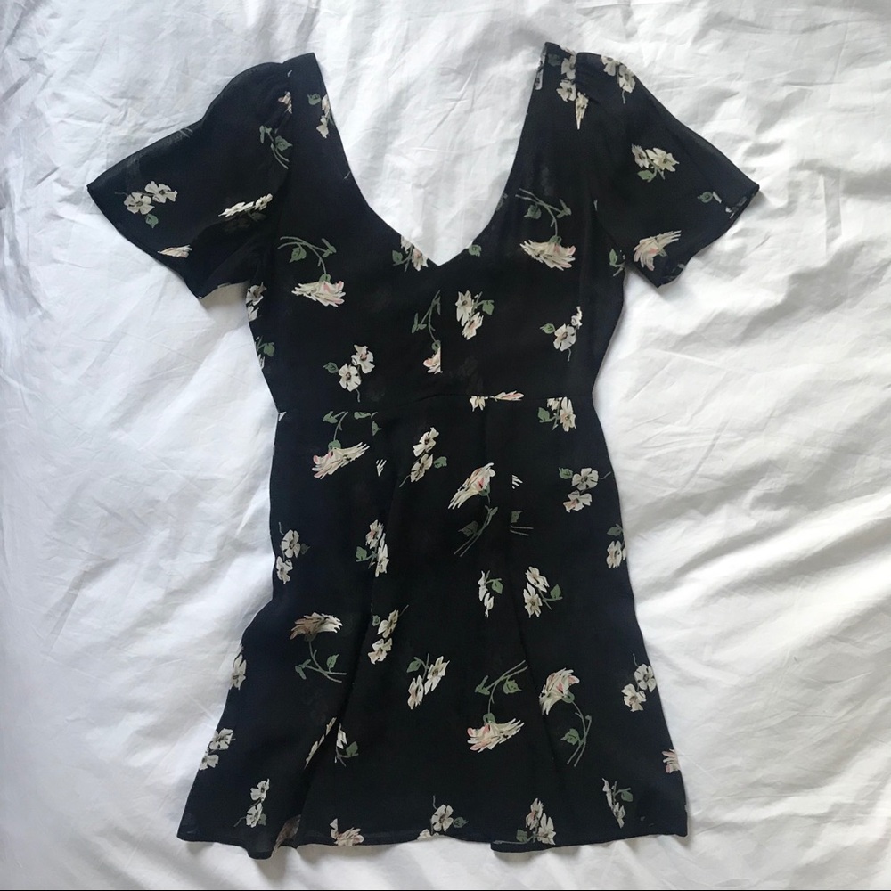 Reformation Floral Short Sleeve Dress